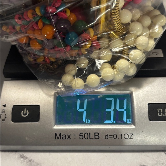 4 LBS Craft Jewelry Lot Broken Craft Harvest Repurpose Salvage Scrap Damaged - Picture 8 of 8